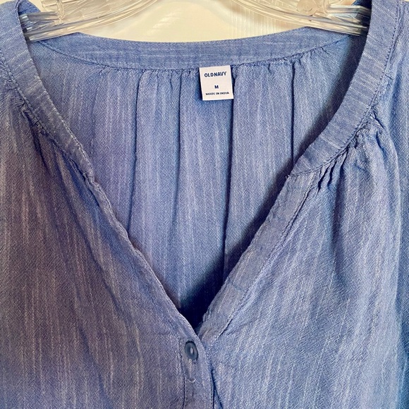 Old Navy Women’s Half Button Down Shirt Blouse Lightweight Blue Denim Medium M - Picture 2 of 5